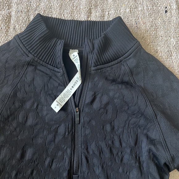Lululemon Black Longsleeve - Picture 4 of 6